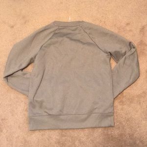 Under Armour Tops - Under Armour sweatshirt Under Armour Tops - Under Armour sweatshirt